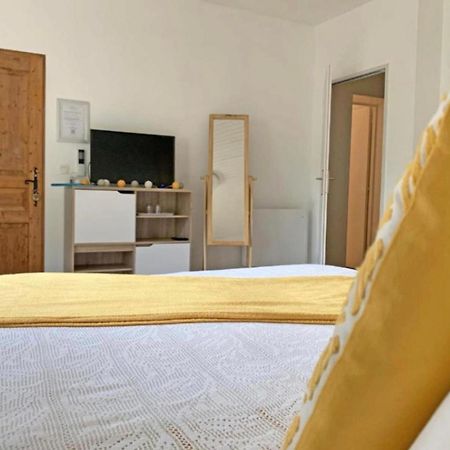 Hotel Les Tables Aux Vaches Raviege La Salvetat-sur-Agout Exteriér fotografie